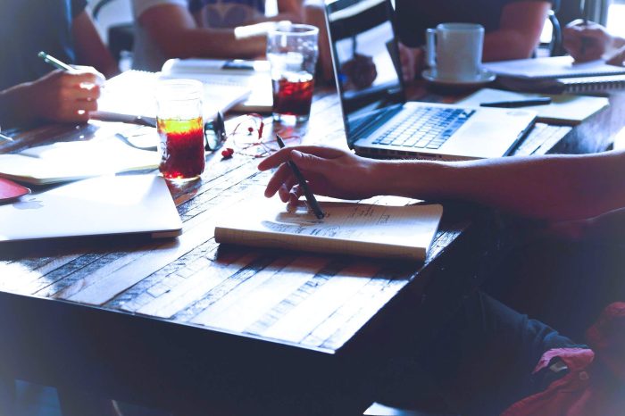 individuelle Beratung zur Existenzgründung Maßgeschneiderte Beratung zur Existenzgründung – digital oder vor Ort. Jetzt Beratungspaket buchen und mit Expertenhilfe erfolgreich gründen!